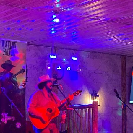 Irons Best Bear Lodge & Campground מראה חיצוני תמונה
