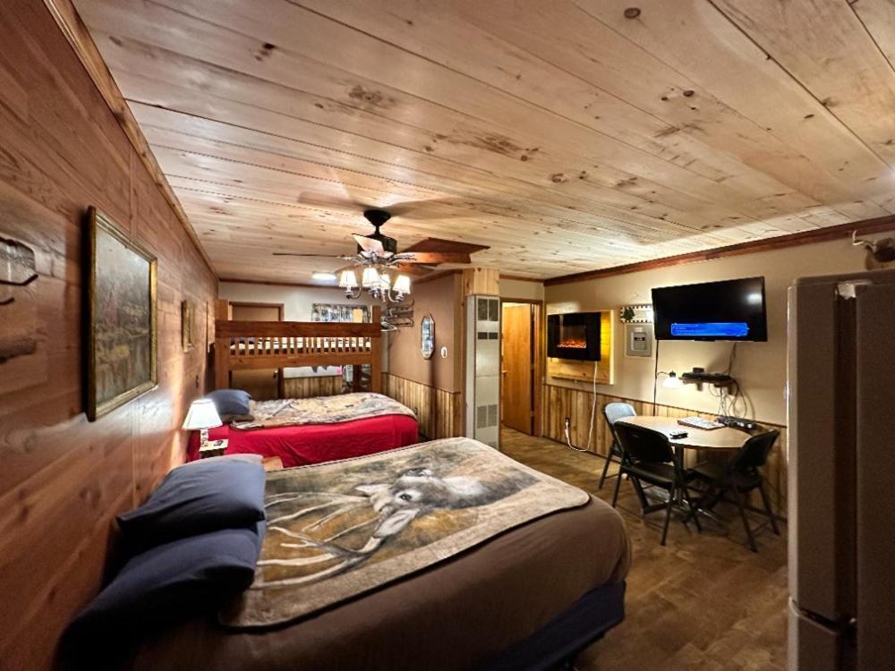 Irons Best Bear Lodge & Campground מראה חיצוני תמונה