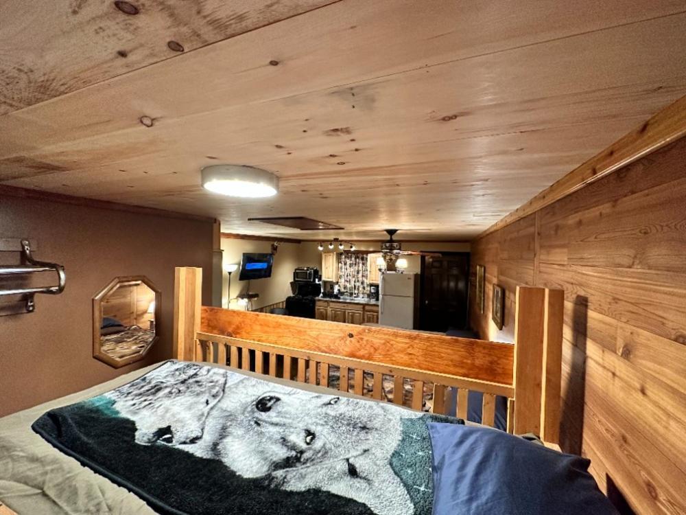 Irons Best Bear Lodge & Campground מראה חיצוני תמונה