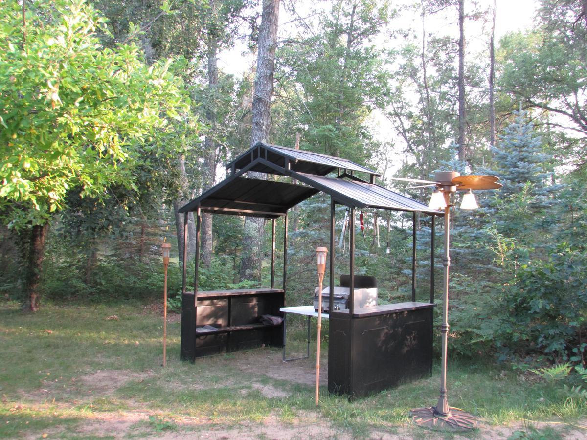 Irons Best Bear Lodge & Campground מראה חיצוני תמונה