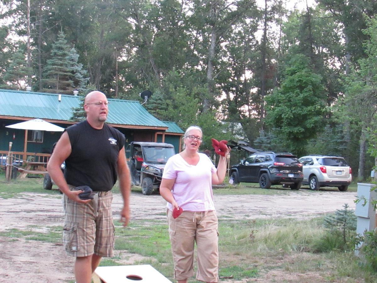Irons Best Bear Lodge & Campground מראה חיצוני תמונה